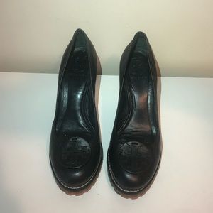 Tory Burch - Black leather Heels with Brown Sole